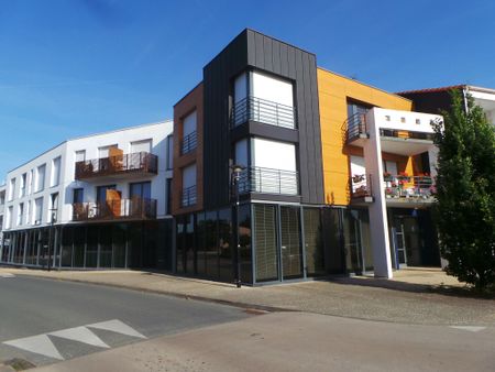 Location Appartement 2 pièces 56m² MONTAIGU VENDEE 85600 - Photo 5