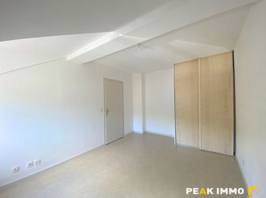 SAINT-CERGUES Appartement T2 avec stationnement couvert et - Photo 1