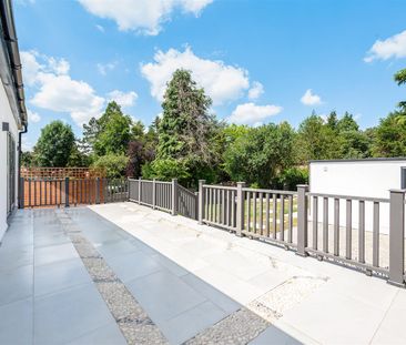 To Let 5 Bed Bungalow - Detached - Photo 1