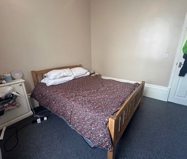 1 Bed Flat, Dover Place, BS8 - Photo 5