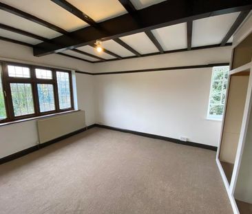 Kingfield Road, Woking, Surrey, GU22 - Photo 4