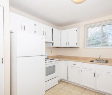 Elroy Apartments - Photo 3