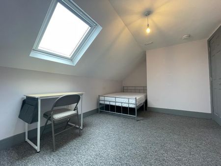 4 bedroom terraced house to rent - Photo 4