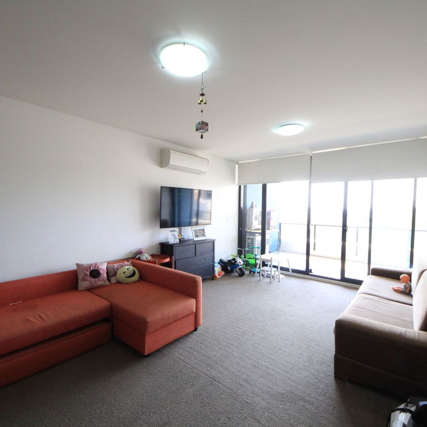 Contemporary Style Apartment - Photo 1