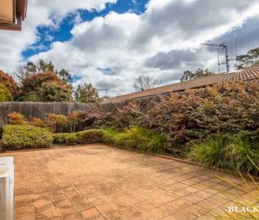 Enjoy convenient Inner North living in the highly sought-after... - Photo 5