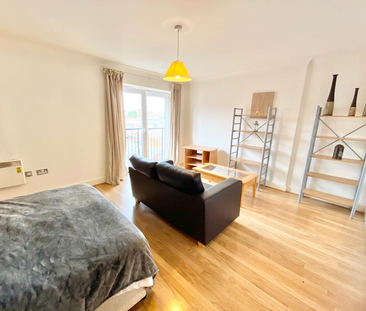 4 bedroom flat share to rent - Photo 3