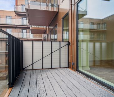 Rummelig og lys 2-værelses lejlighed med egen altan og unikke fælle... - Photo 6