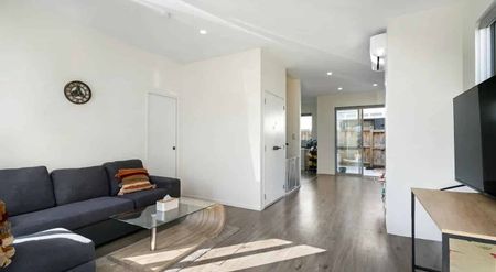 Modern 3-Bedroom Home in Takanini/Papakura - Photo 5