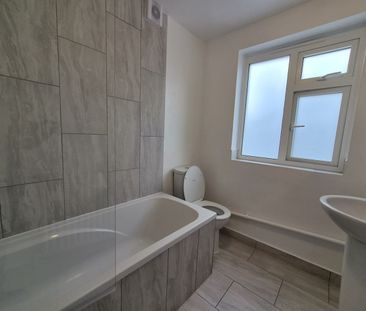 4 Bed Semi-Detached House, Galpins Road, CR7 - Photo 6