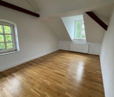 Einziehen und Wohlfühlen! Schicke, renovierte 2-Zimmer-Wohnung mit ... - Foto 1