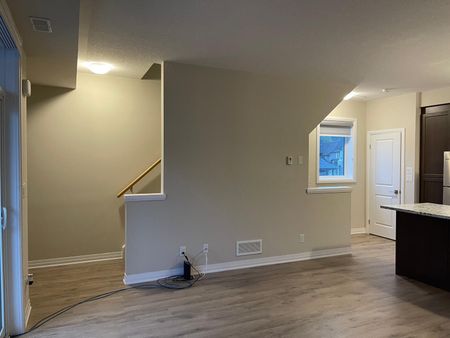 For Lease - 155 Thomas Slee Drive Unit# 1B, Kitchener, Ontario - Photo 4