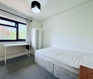 Muirfield, East Acton, London, W3 7NR - Photo 6