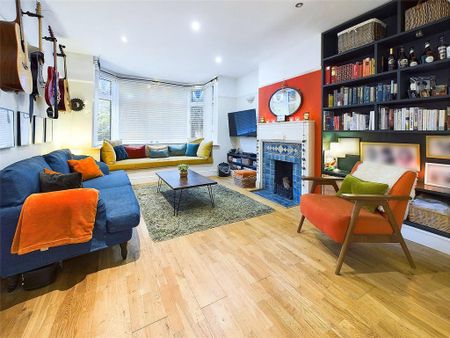 4 bedroom semi-detached house to rent - Photo 2