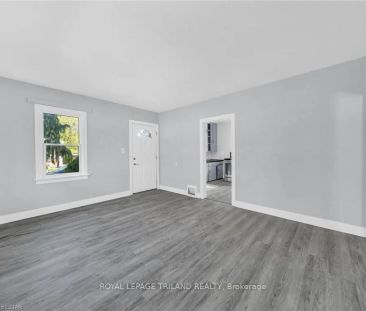 Detached Home For Lease | X8283028 - Photo 3
