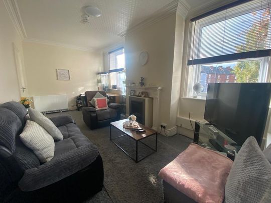 2 bedroom flat to rent - Photo 1