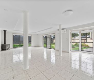 Spacious Family Living in the Perfect Location! - Photo 4