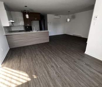 2 CH - 1 SDB - Laval - $1,800 /mo - Photo 3