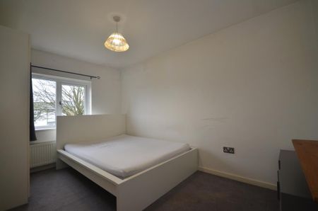 4 bedroom terraced house to rent - Photo 5