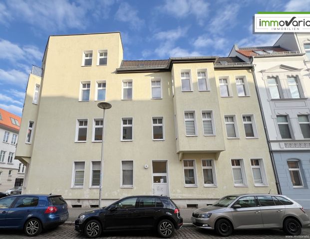 Schicke 3-Raum-Dachgeschosswohnung mit zwei Balkonen und Badezimmer inkl. Wanne & Dusche! - Foto 1