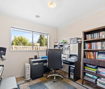 “Spacious & Stylish 4-Bedroom Home Near Al-Taqwa & Westbourne Grammar” - Photo 4