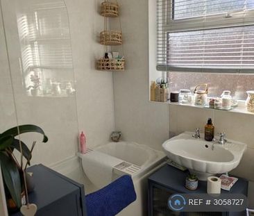 2 bedroom maisonette to rent - Photo 4