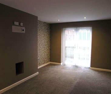 Foster Avenue, Bilston, WV14 - Photo 5