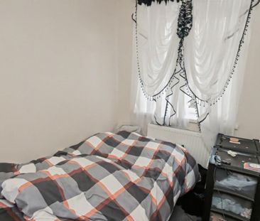 3 bedroom House To Let - Photo 4