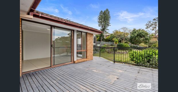 Spacious House, Great Location! - Photo 1