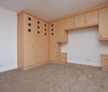 2 Bedroom Terraced House - Photo 5