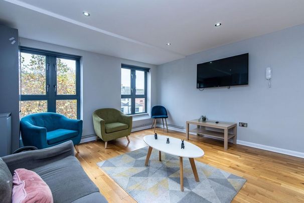 5 bedroom flat to rent - Photo 1