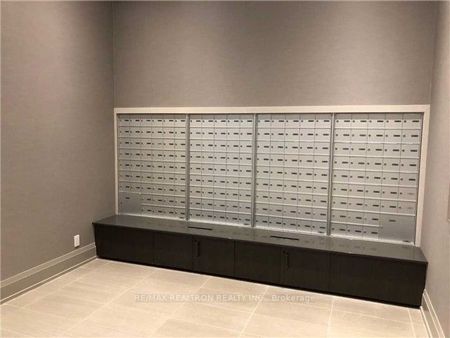 For Lease - 555 William Graham Drive Unit# 421, Aurora, Ontario - Photo 3