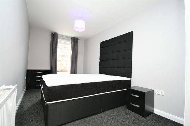 Modern & Stylish 2 Bed with parking, Duke St Available 27/4/2026 - Photo 1