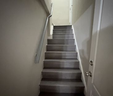 For Lease - 25 Portstewart Crescent, Brampton, Ontario - Photo 4