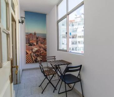 Comfortable room in 7-bedroom apartment, Avenidas Novas - Photo 3