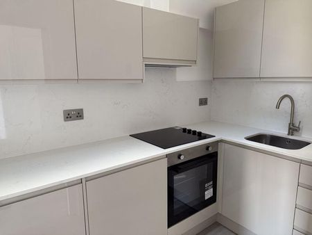 Studio to rent - Photo 2