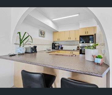 4/22 Second Avenue, Broadbeach, Qld 4218 - Photo 1