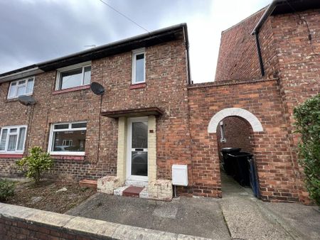 2 bedroom semi-detached house to rent - Photo 3