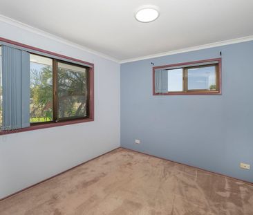 Spacious 4-Bedroom Home with Pool in Prime Carseldine Location - Photo 4