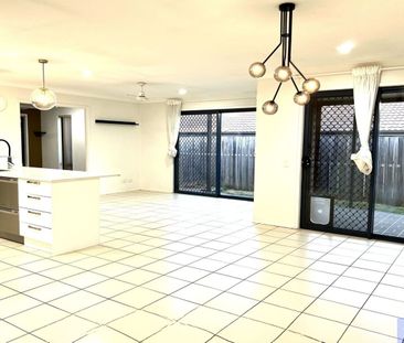 For Lease: Spacious Family Home in Sought-After Parkinson Location - Photo 2