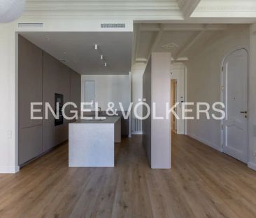 Valencia - Photo 3