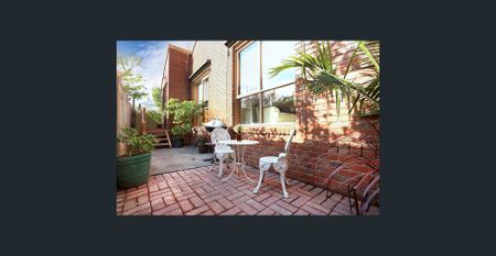 Modern Inner-City Living in the Heart of Brunswick - Photo 4