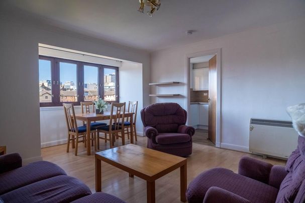 2 bedroom flat to rent - Photo 1