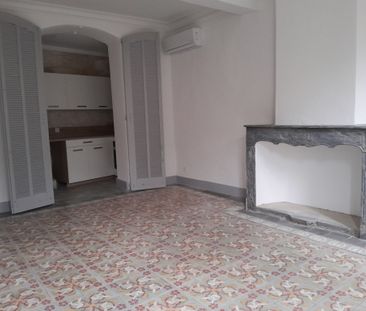 Location Appartement 4 pièces 86m² NIMES 30000 - Photo 3