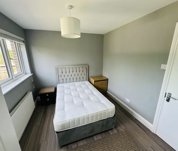 One-Bedroom Studio - Photo 2