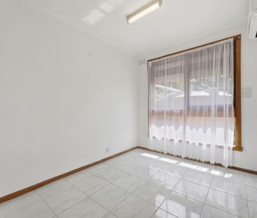 Charming Family Home in a Prime Werribee Location - Photo 5