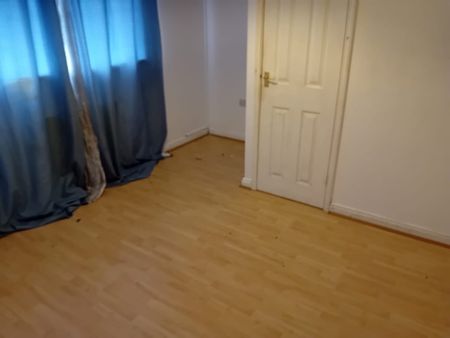 2 Bed Semi-Detached House, Cascade Drive, M7 - Photo 4