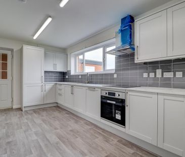 4 bedroom detached house to rent - Photo 6