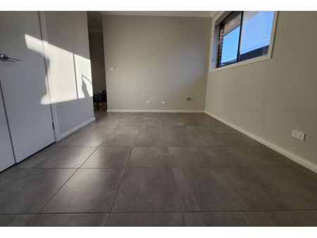 27A Stonecrop Street - Photo 2