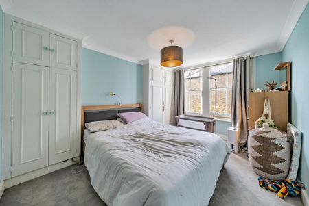 3 bedroom flat to rent - Photo 4