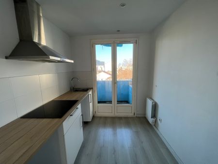 Location Appartement 3 pièces 54m² MARSEILLE 5ème - Photo 3